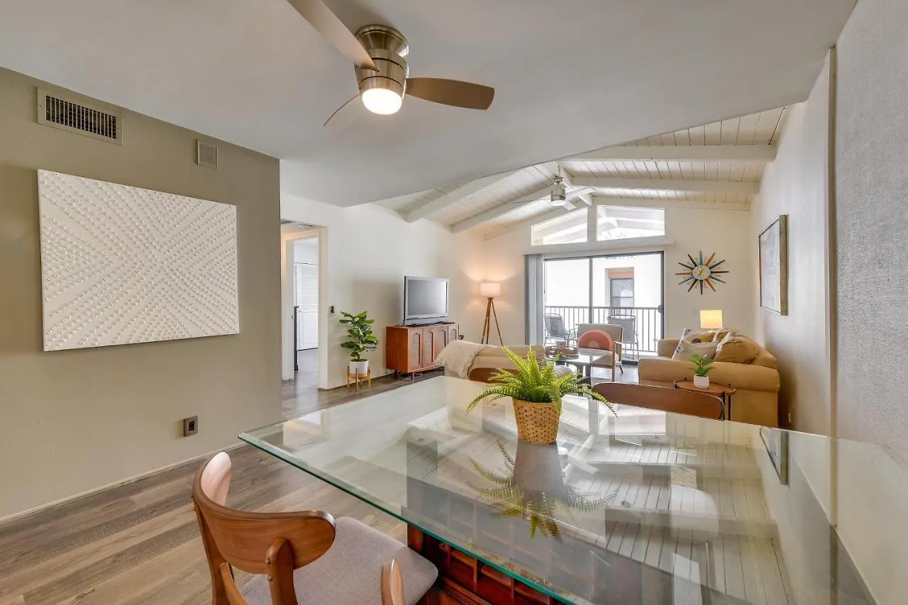 Pet-Friendly Palm Springs Condo With Pool Access