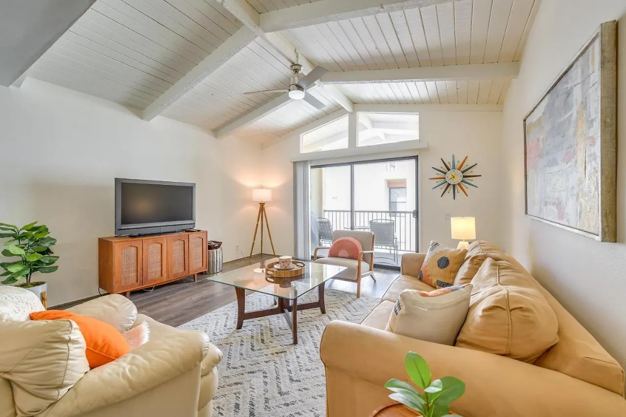 Pet-Friendly Palm Springs Condo With Pool Access