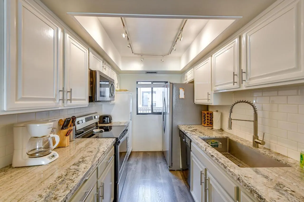 Appartamento Pet-Friendly Palm Springs Condo With Pool Access Stati Uniti